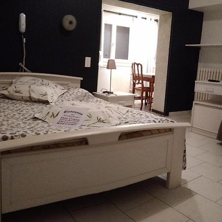 Hotel Residence Larroque Caussade Buitenkant foto