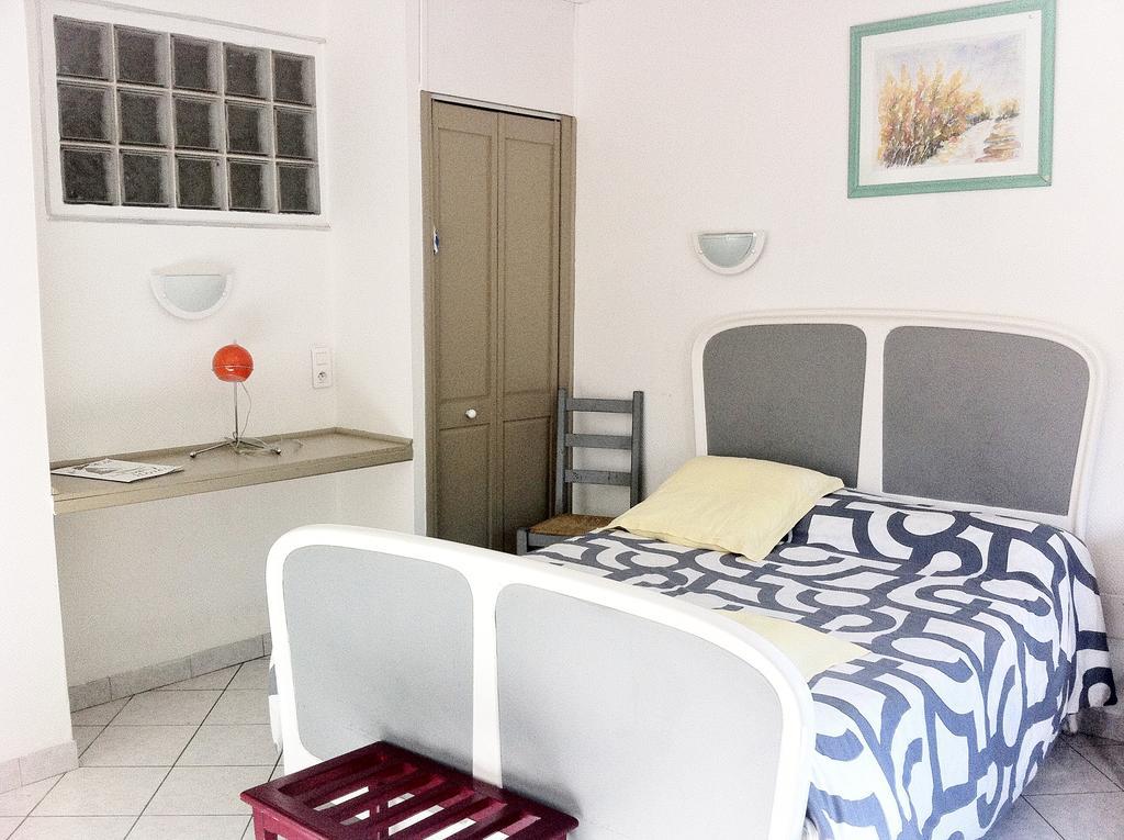 Hotel Residence Larroque Caussade Kamer foto
